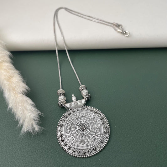 Oxidized pendant necklace simple elegant