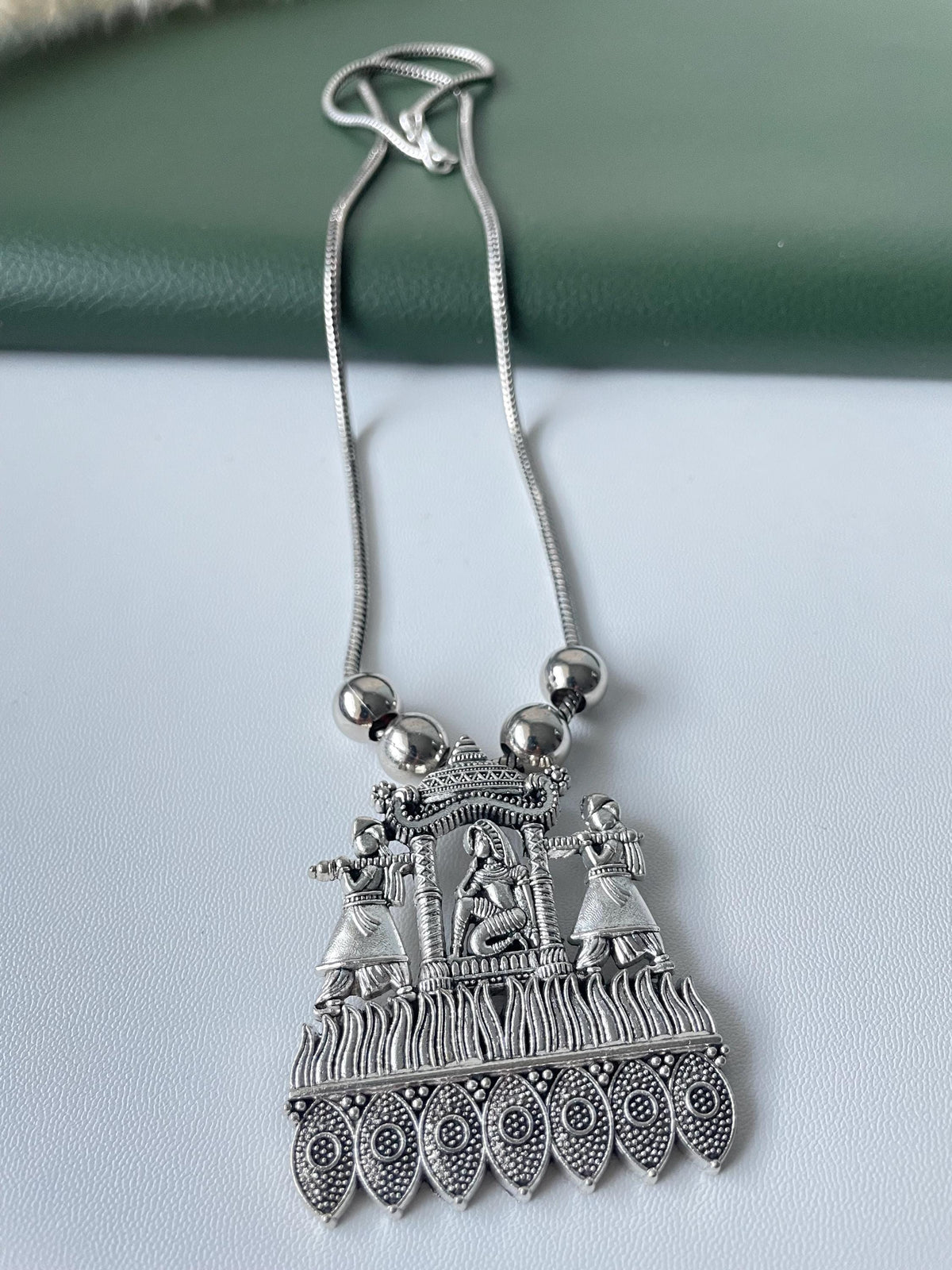Oxidized doli pendent necklace set