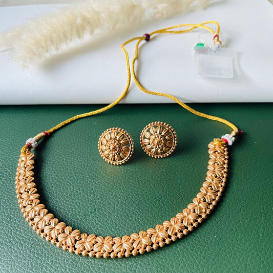 Gold plated short necklace set with studs earrings