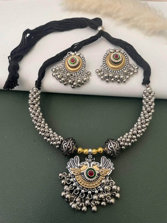 Dual tone Oxidised pendent hasli with matching earrings