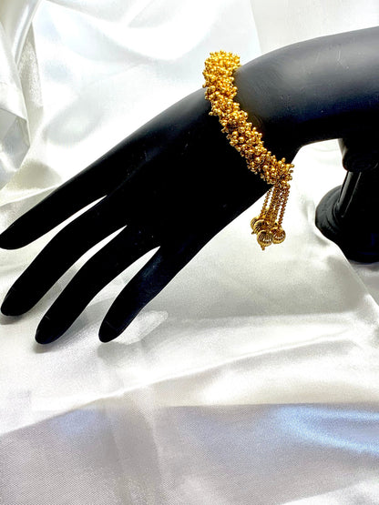 Gold Plated Pearl Bracelet: Adjustable Retractable Design