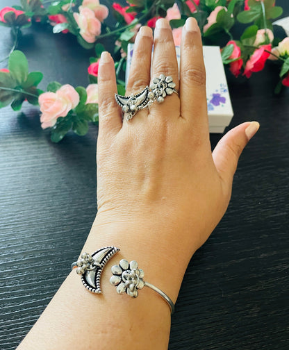 Adjustable chain ring in moon n flower setting | matching bracelet