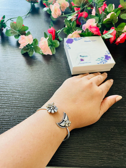 Adjustable chain ring in moon n flower setting | matching bracelet