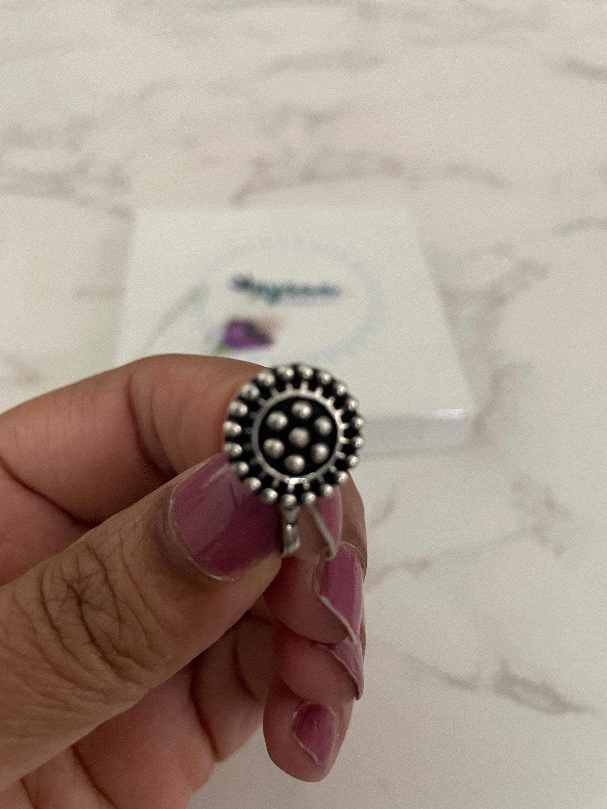 Oxidized Nose Pin: Marathi Nathini Press Pin