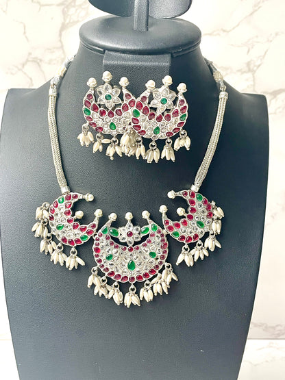 Kemp stone rhodium plated short necklace set