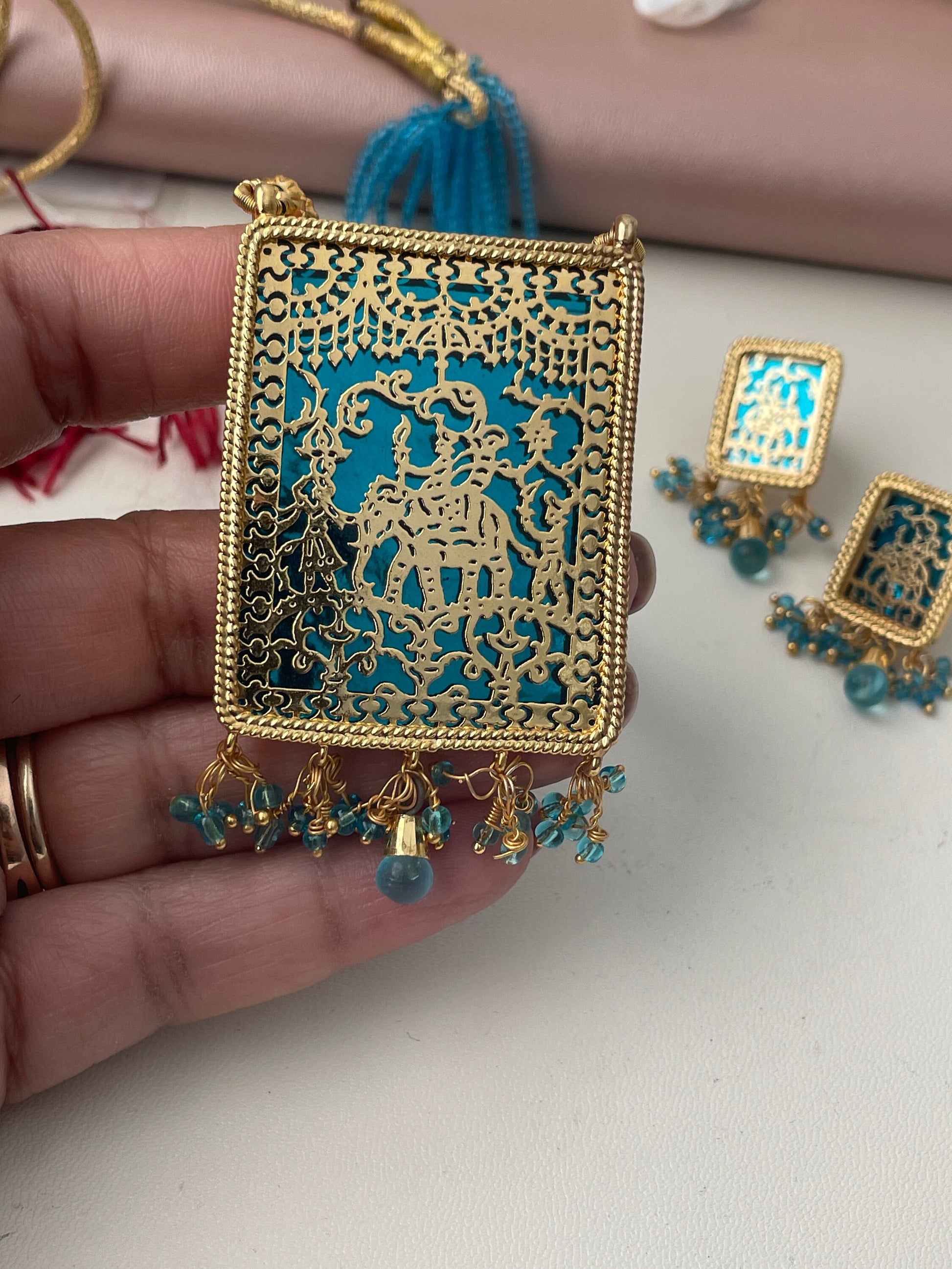 Gold Plated Thewa Necklace & Earrings Set