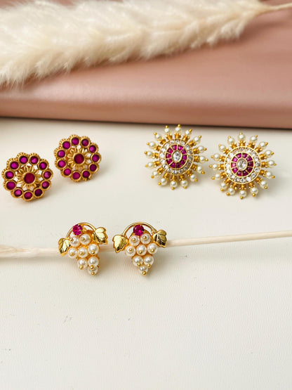 Authentic Maharashtrian kudi earrings 
Moti kudi, draksha Ghos in gold plated