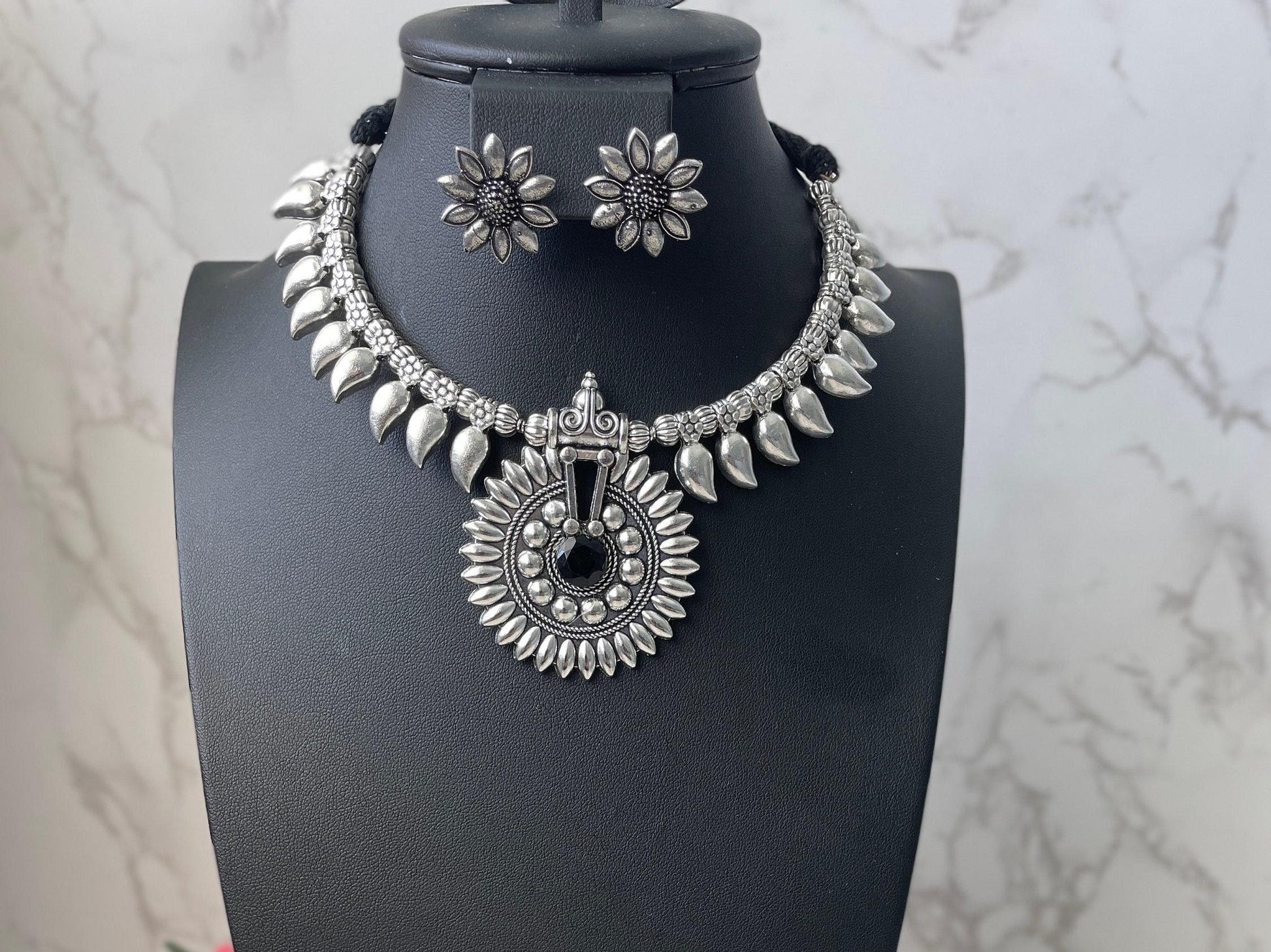 Oxidised collar necklace with matching earrings. Big pendant Oxidised choker set