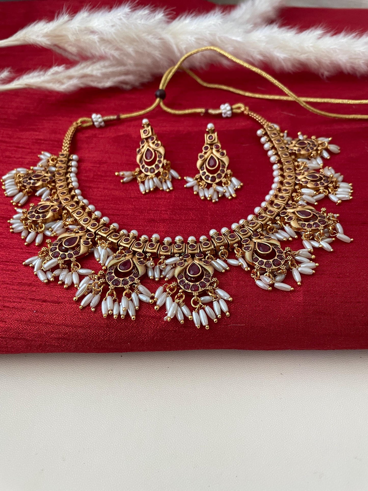 High quality gold plated kemp stone necklace set .Stunning piece . Temple jewelry