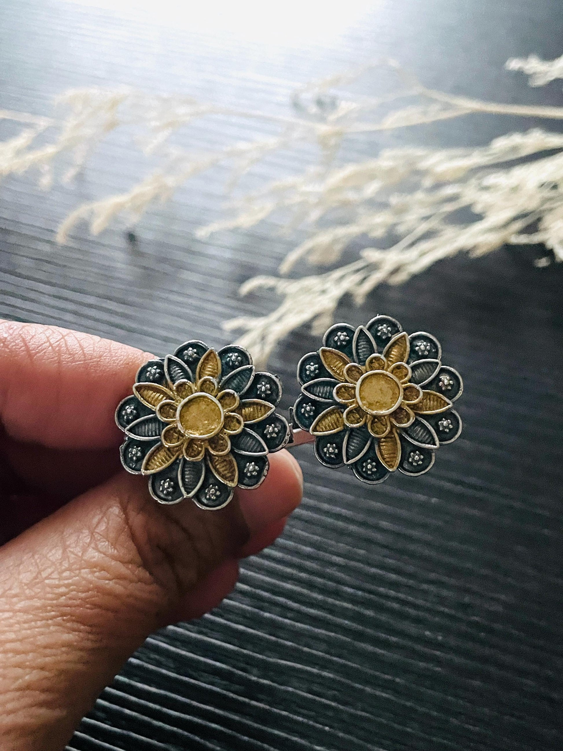 Oxidized Silver Two Finger Ring: Daisy Statement Ring