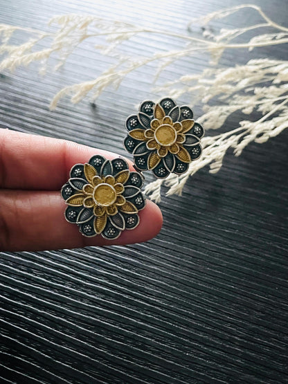 Oxidized Silver Two Finger Ring: Daisy Statement Ring