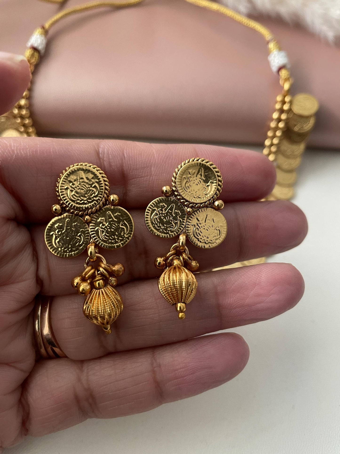 Maharashtrian Putali Haar Necklace: Traditional Coin Jewelry