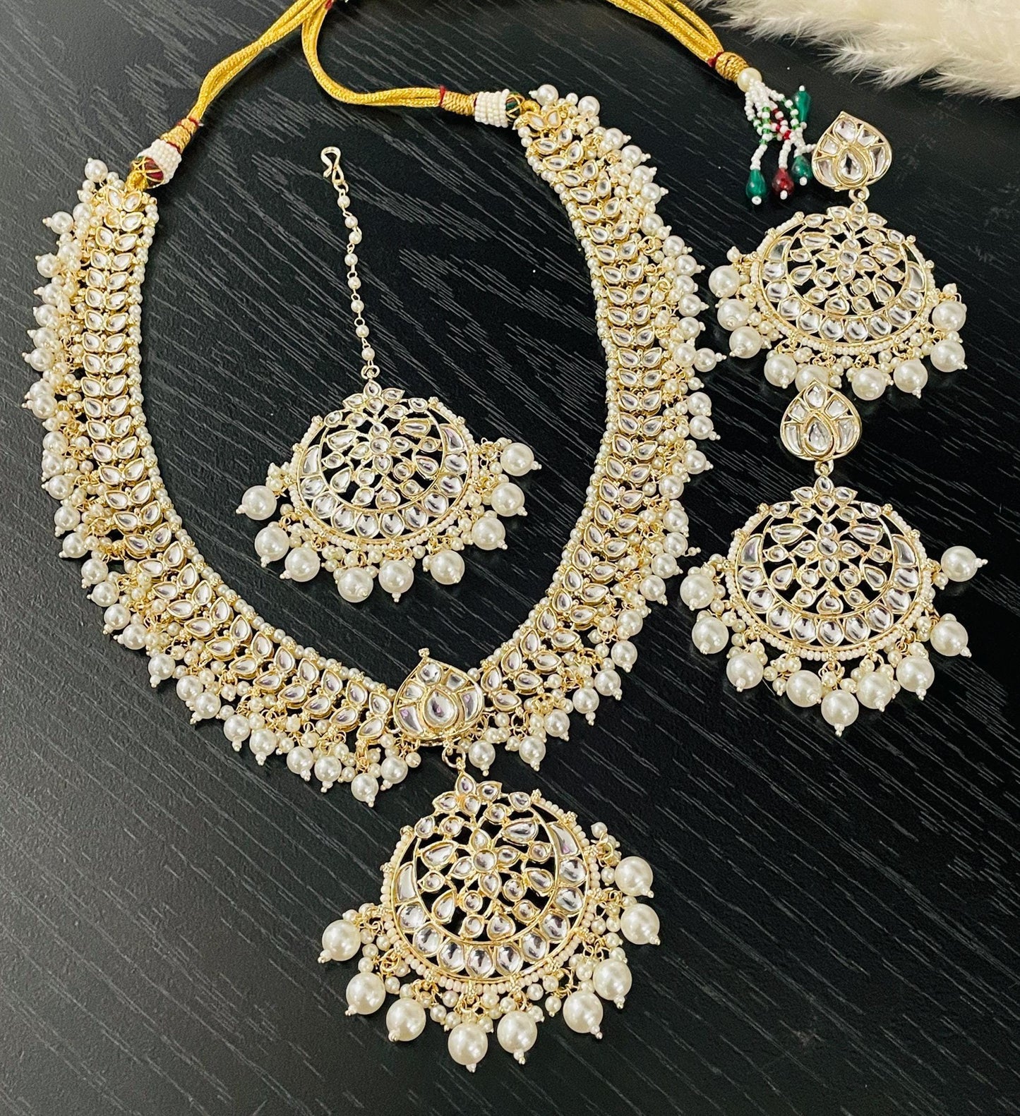 Kundan and pearl raani haar with earrings and maang tika