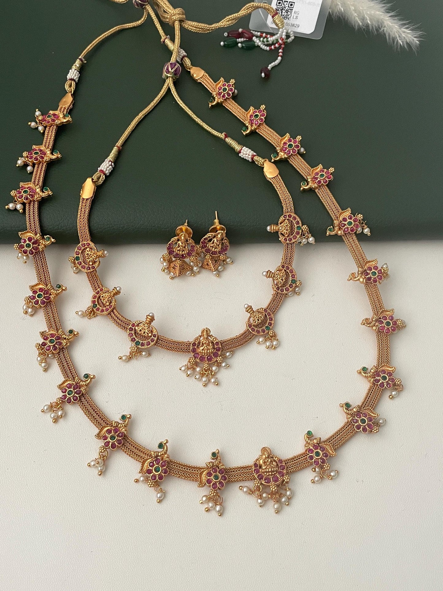 Kemp stone gold plated necklace with matching earrings