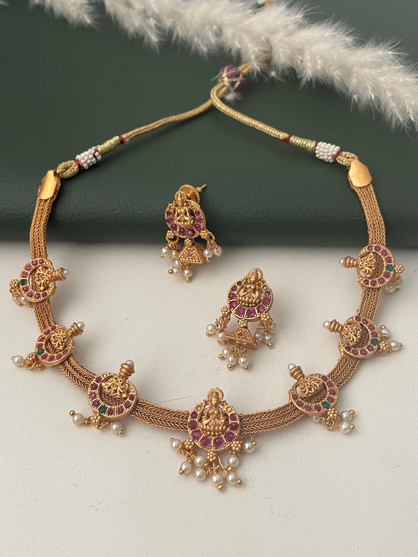 Kemp stone gold plated short necklace with matching earrings