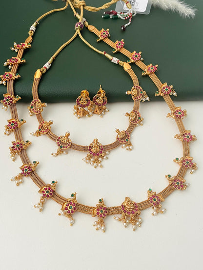 Kemp stone gold plated short necklace with matching earrings