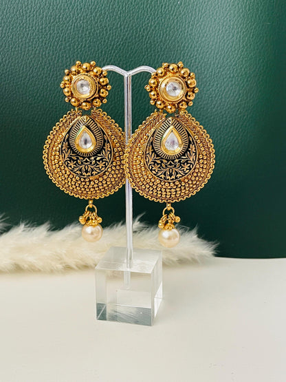 Nysaa antique gold plated minakari kundan earrings