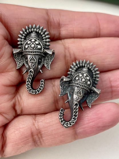 Nysaa Oxidised Ganapati pendant hasli set