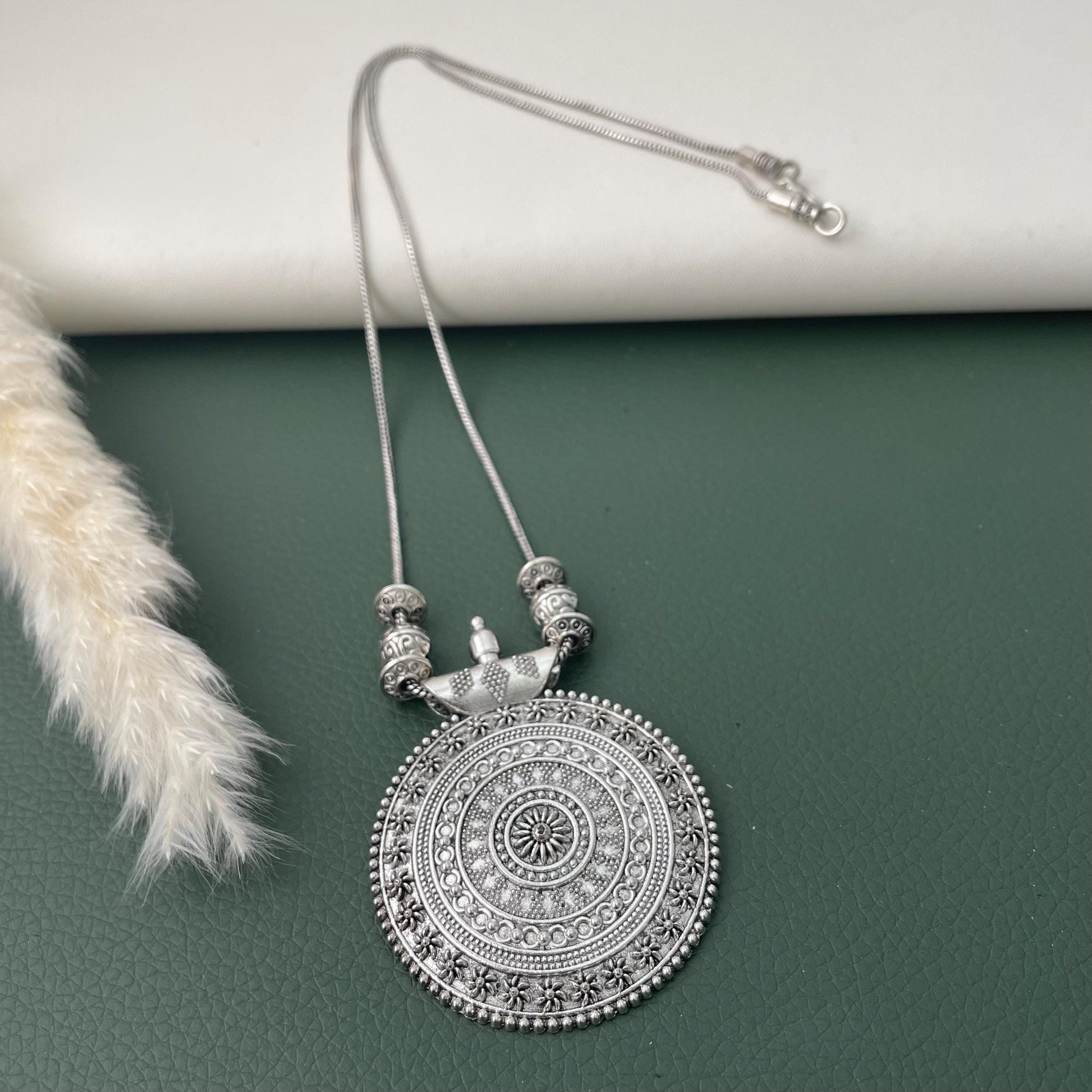 Oxidized pendant necklace simple elegant