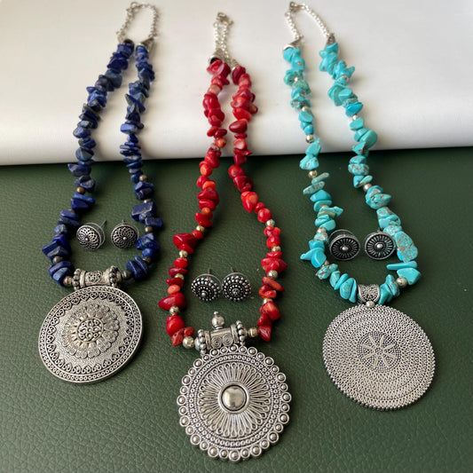 Multicolored Oxidised pendant gemstone chip irregular shaped necklace set