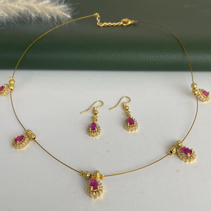 Nysaa gold plated minimalist invisible kemp necklace set