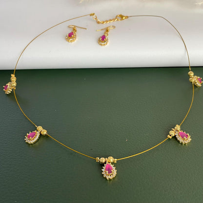 Nysaa gold plated minimalist invisible kemp necklace set