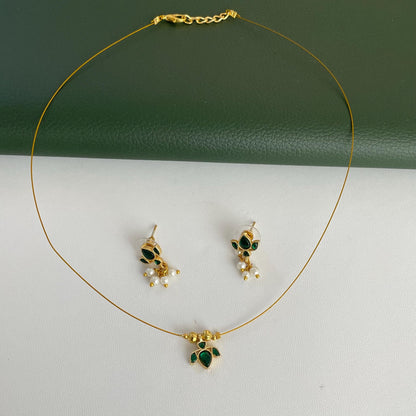 Nysaa gold plated minimalist invisible kemp necklace set