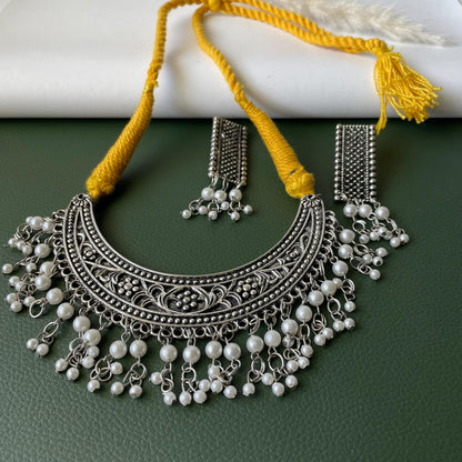 Oxidised thread necklace in red and yellow with matching earrings