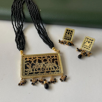 Gold Plated Thewa Necklace & Earrings Set in Black