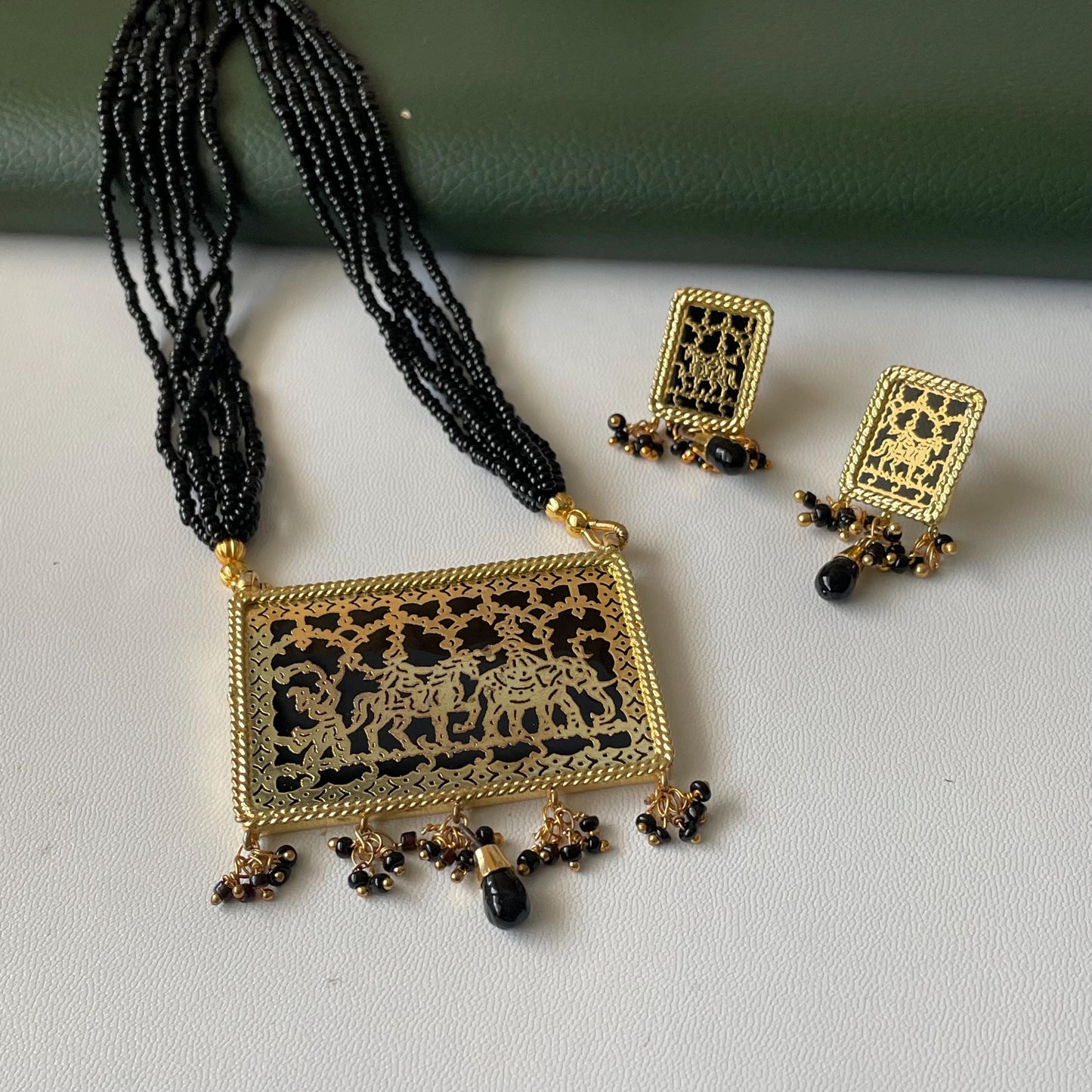 Gold Plated Thewa Necklace & Earrings Set in Black