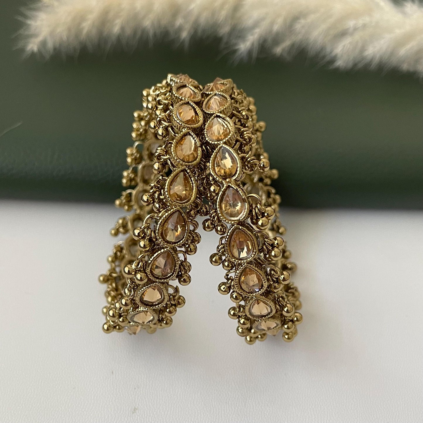 nysaa jewelry’s high quality kundan ghungaroo bangles in mehendi plating