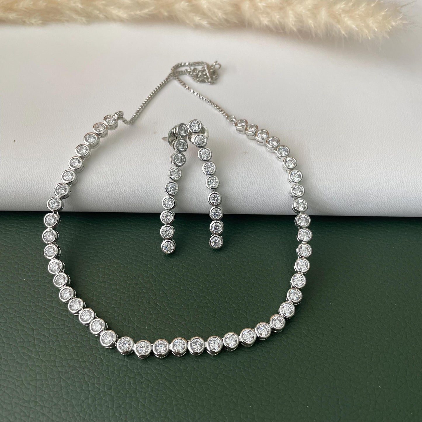 Stunning cubic zirconia necklace with earrings