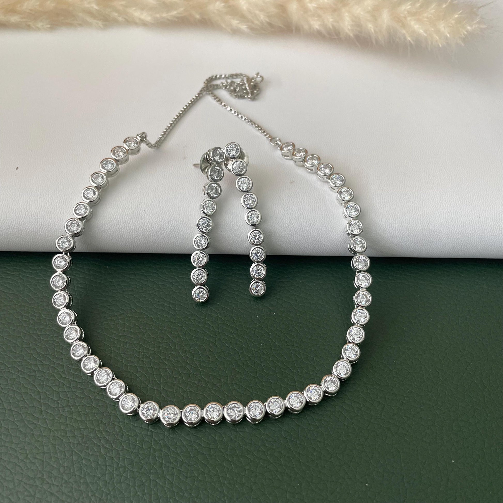 Stunning cubic zirconia necklace with earrings