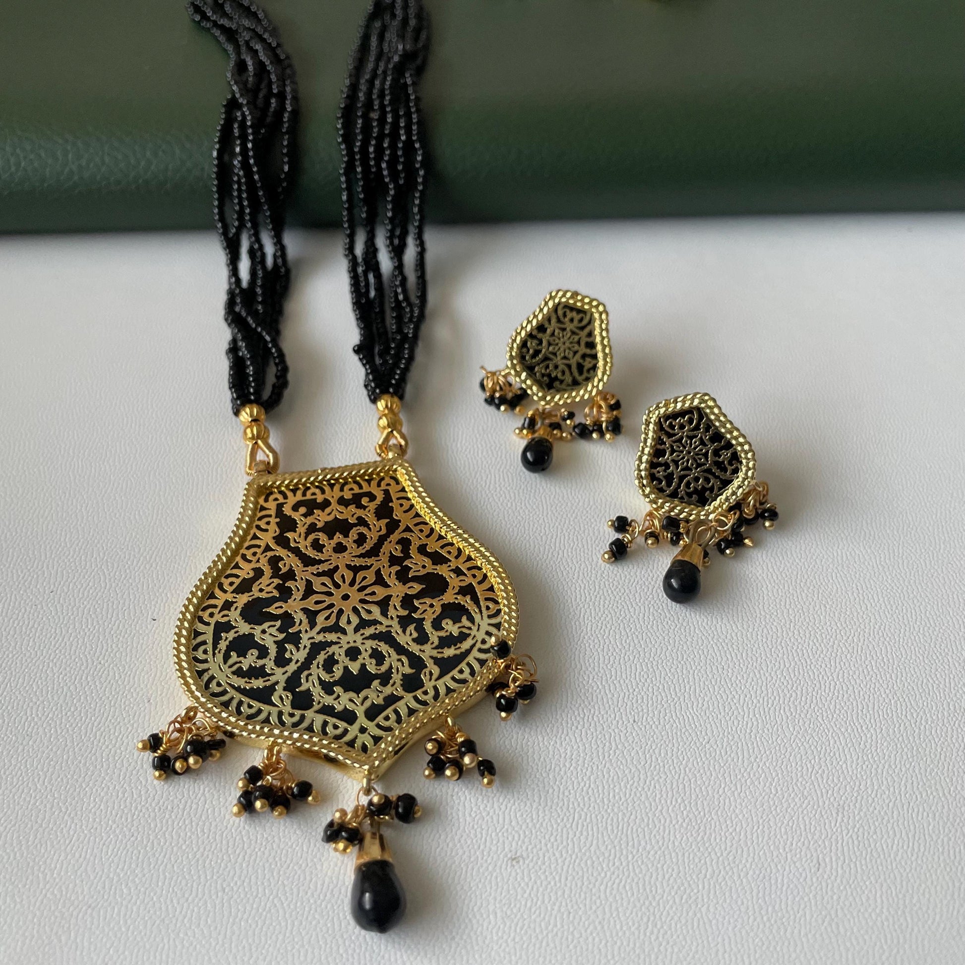 Gold Plated Thewa Necklace & Earrings Set in Black