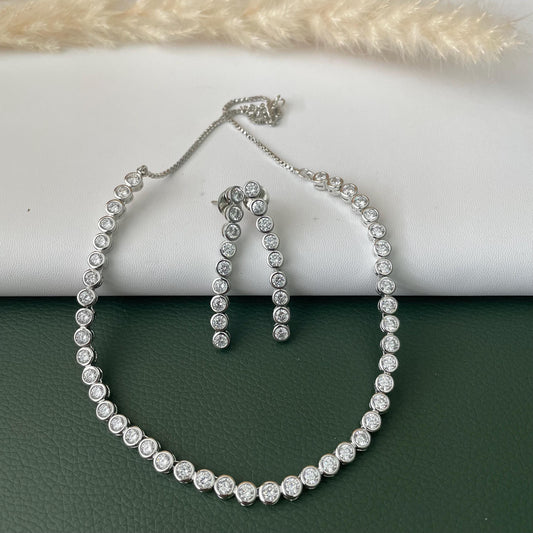 Stunning cubic zirconia necklace with earrings