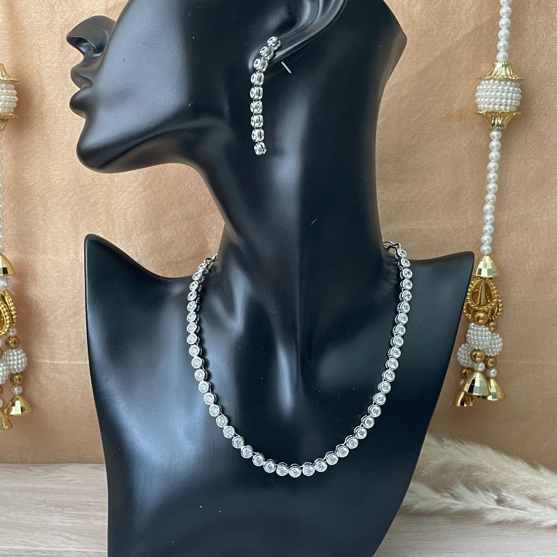 Stunning cubic zirconia necklace with earrings