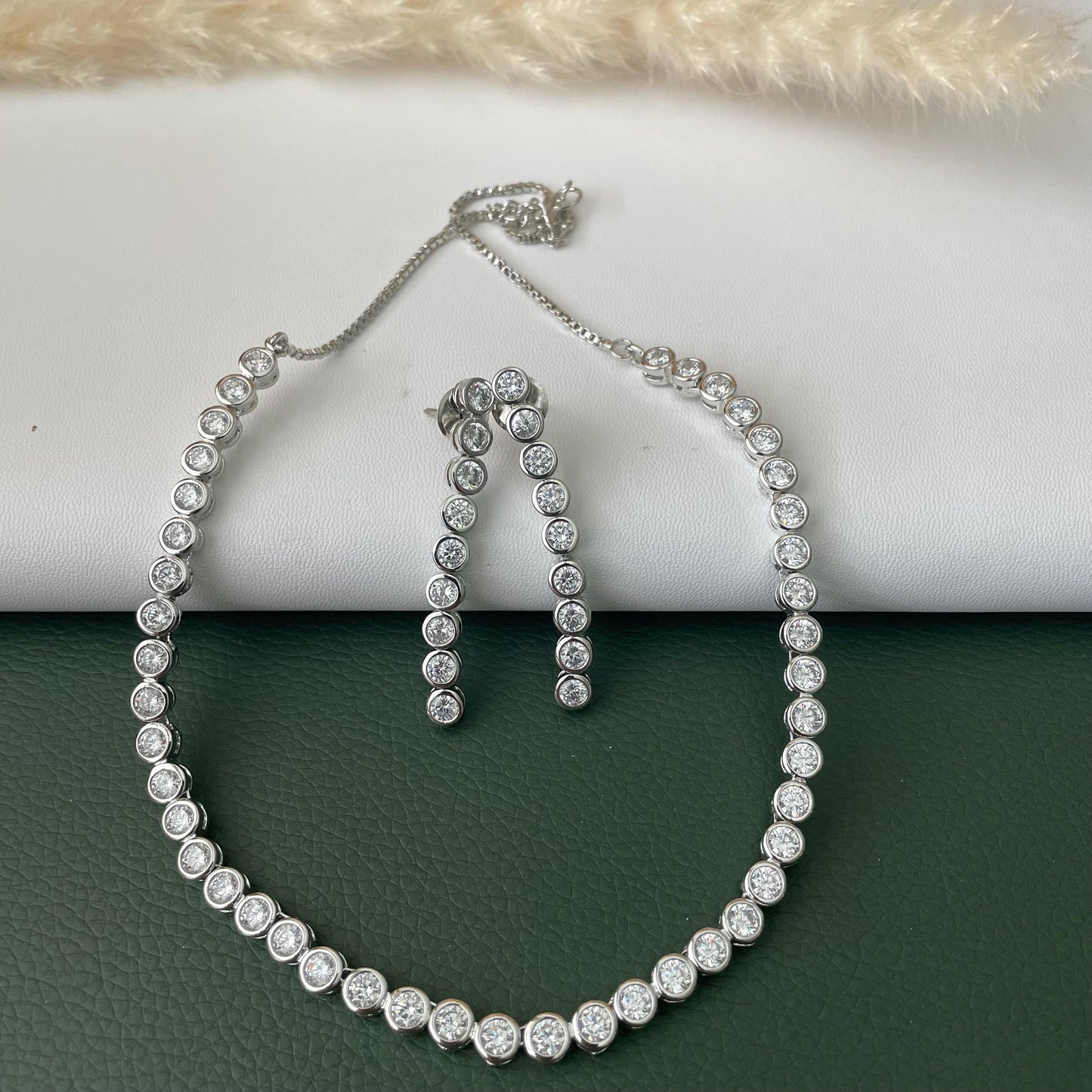 Stunning cubic zirconia necklace with earrings
