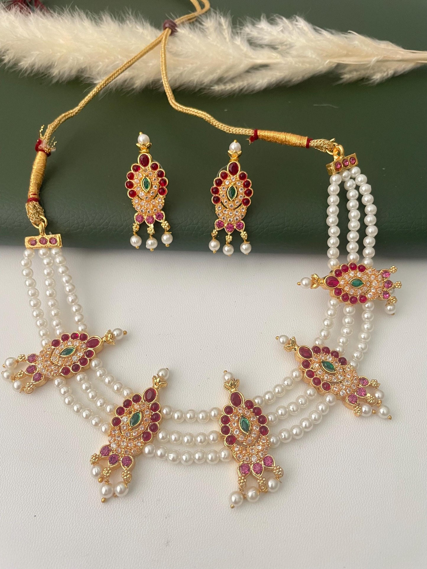 Maharashtrian pearl chinchpeti pearl choker