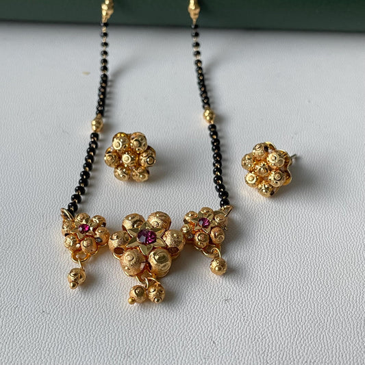 Traditional Maharashtrian kudi black beads mangalsutra