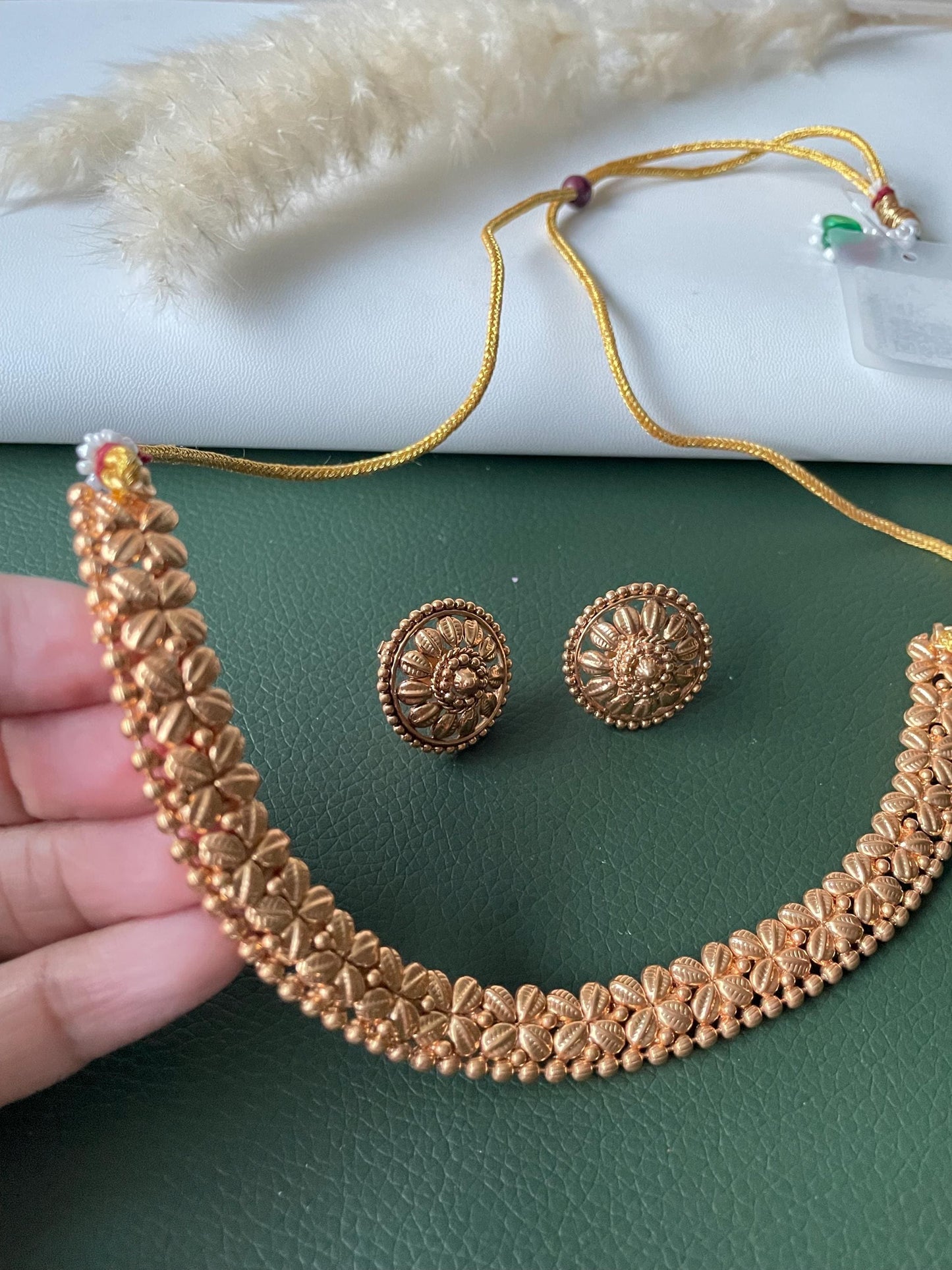 Gold plated short necklace set with studs earrings