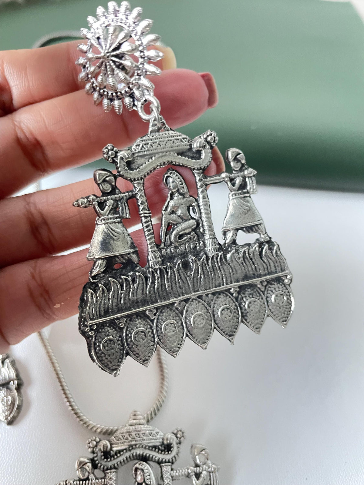 Oxidized doli pendent necklace set