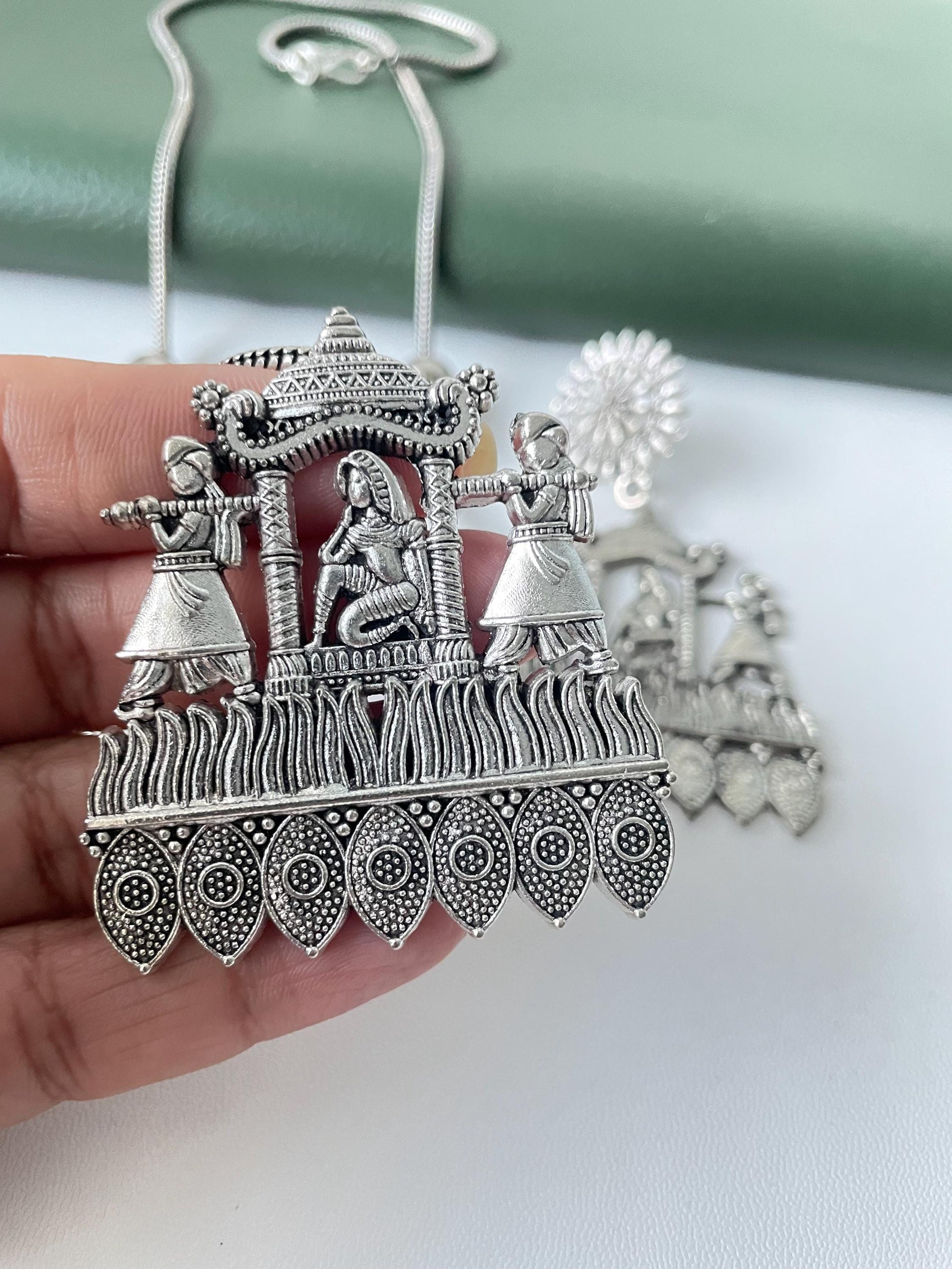 Oxidized doli pendent necklace set