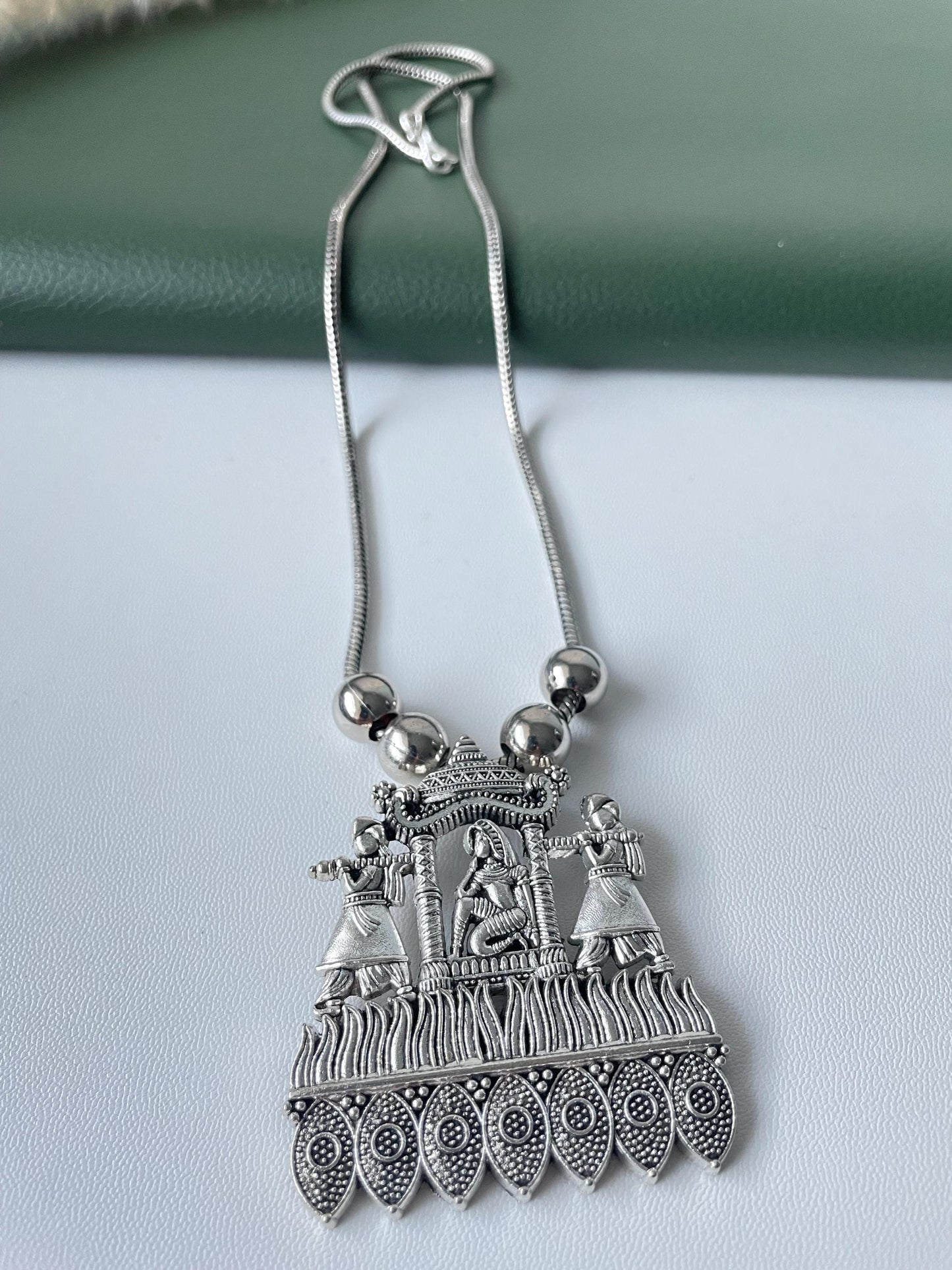 Oxidized doli pendent necklace set