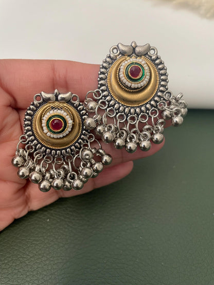 Dual tone Oxidised pendent hasli with matching earrings
