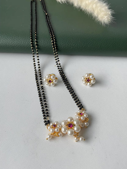 Traditional Maharashtrian kudi black beads mangalsutra