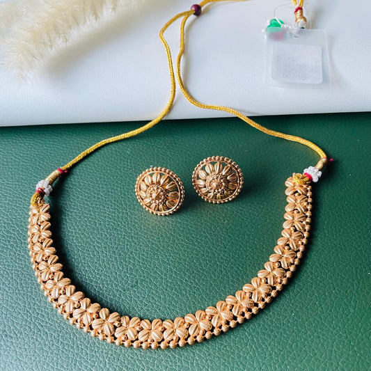 Gold plated short necklace set with studs earrings