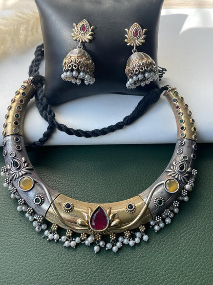 Dual tone Oxidised hasli necklace with multicolor stone and faux pearls