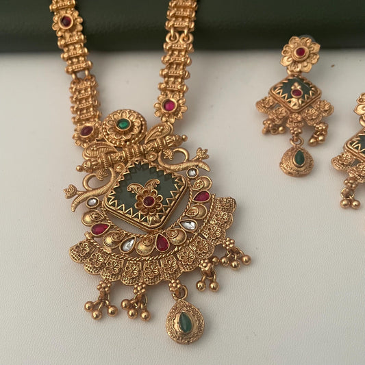 High gold plated monalisa stone pendent long necklace set with matching earrings