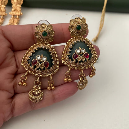 High gold plated monalisa stone pendent long necklace set with matching earrings