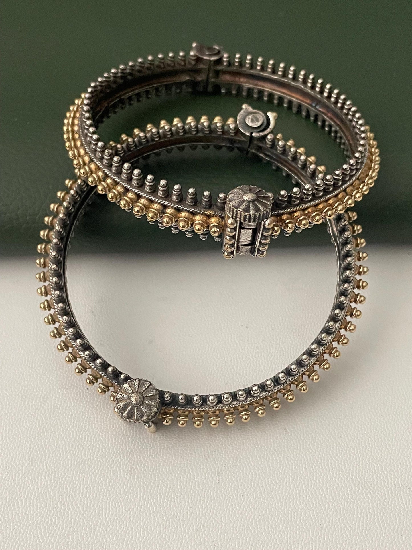 Dual tone oxidized openable bangles